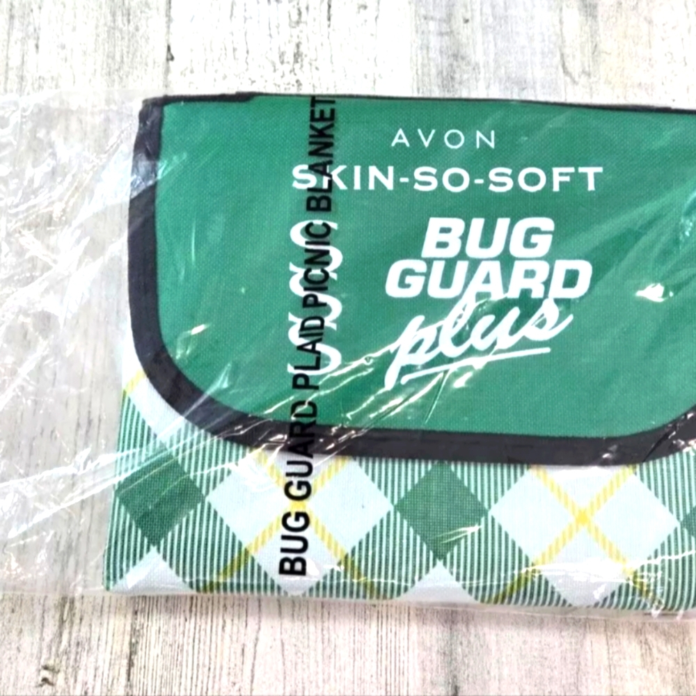 Avon‎ Green Plaid Bug Guard Picnic Blanket NWT